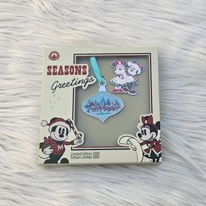 Disney Parks Mickey & Minnie Mouse Christmas Holiday Ornament Pin Disney LE Set
